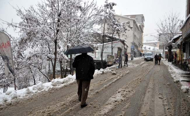 141 yerleşim yeri ulaşıma kapandı