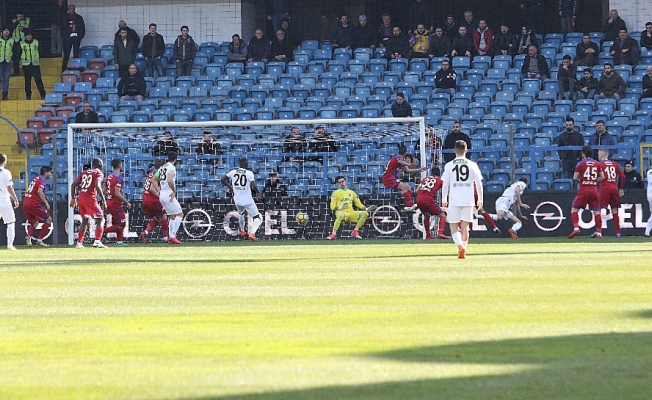 Akhisar’dan deplasmanda gol şov