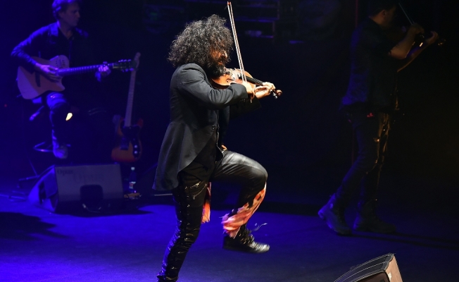 Ara Malikian İzmir’de konser verdi