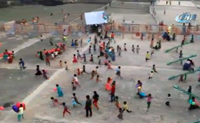 Arakanlı çocuklar ilk kez parkla tanıştı