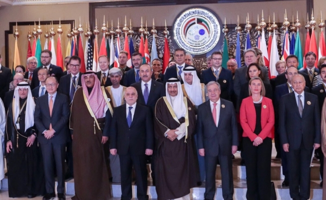 Bakan Çavuşoğlu, Irak’ın Yeniden İmarı Uluslararası Konferansı’nda