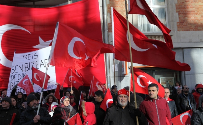 Brüksel’de Zeytin Dalı Harekatı’na destek mitingi