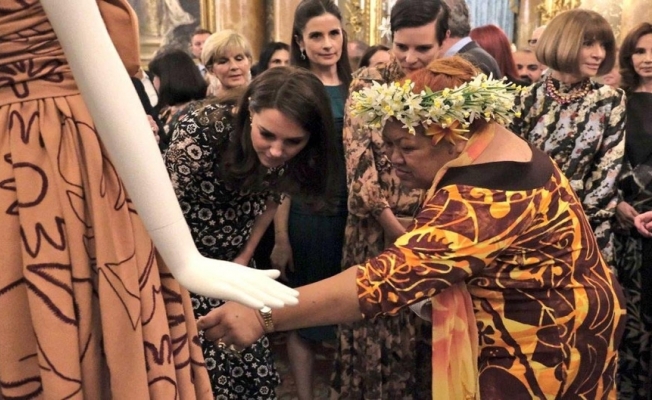 Cambridge Düşesi Middleton, Türk modacının tasarımını giydi