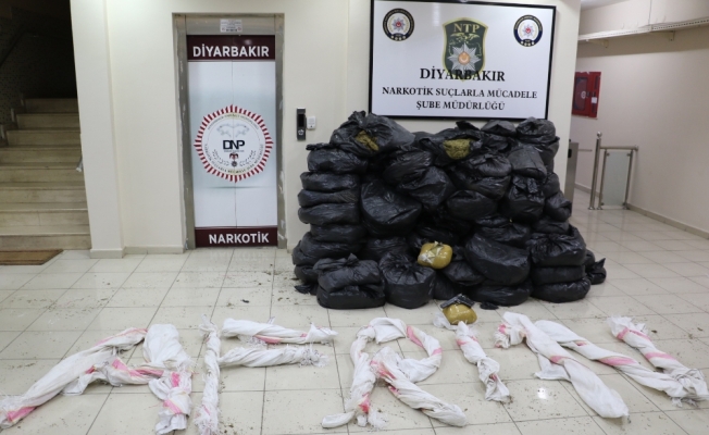 Diyarbakır polisinden "Afrin" mesajlı uyuşturucu operasyonu