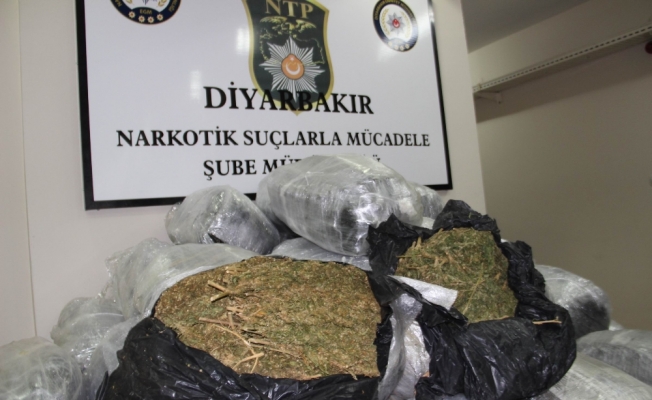 Diyarbakır’da 460 kilogram esrar yakalandı