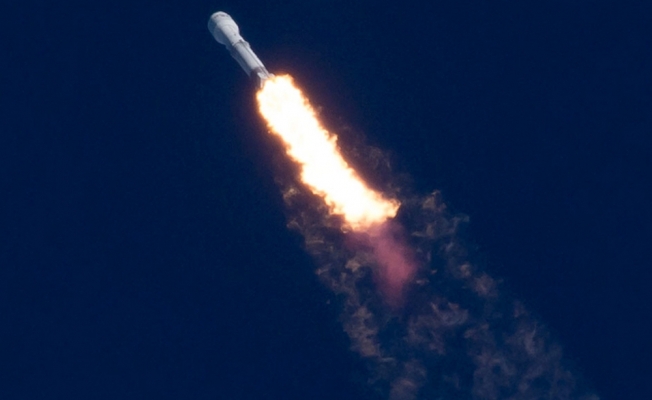 Falcon Heavy uzaya fırlatıldı