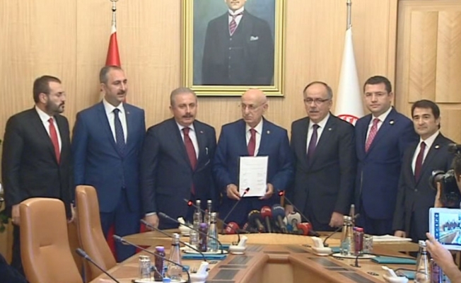 İttifak teklifi TBMM Başkanı İsmail Kahraman’a sunuldu