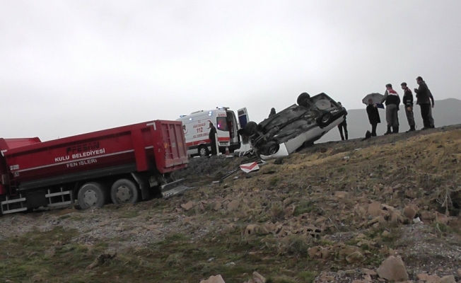 Kamyon ile otomobil çarpıştı: 1 ölü, 2 yaralı