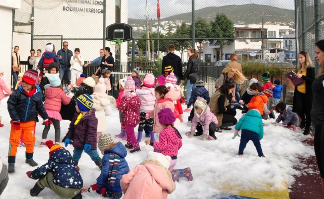 Kar yağmayan ilçeye kar getirdiler