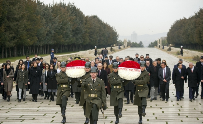 Kılıçdaroğlu, PM üyeleri ile Anıtkabir’i ziyaret etti