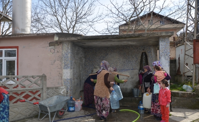 Köy halkı, ödenmeyen fatura nedeniyle 2.5 yıldır susuz