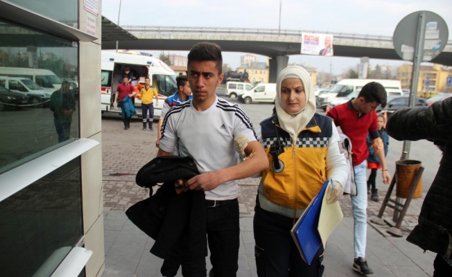 Naftalinden etkilenen 12 öğrenci hastanelik oldu