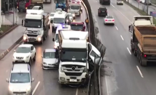 Şile yolunda hafriyat kamyonu iki aracı ezdi: 1 yaralı