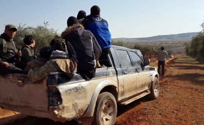 Suriyeliler çatışma bölgesinden güvenli yerlere kaçıyor