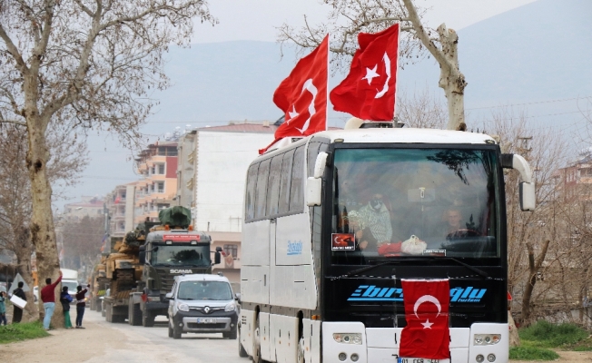 Tanklar 150 araçlık konvoyla sınıra gitti