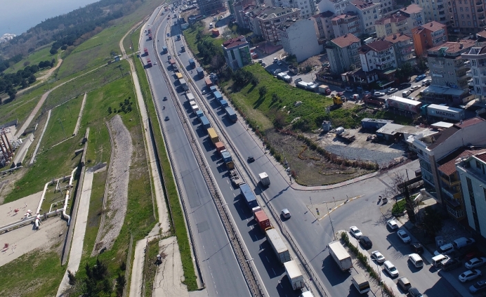 Ambarlı Limanında tır kuyruğu çilesi