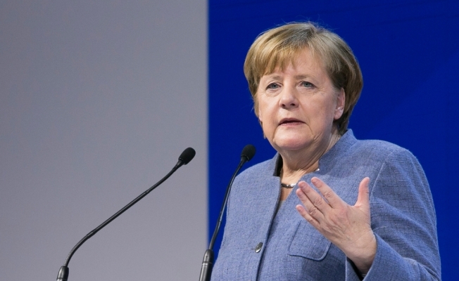 Angela Merkel 4. kez başbakan