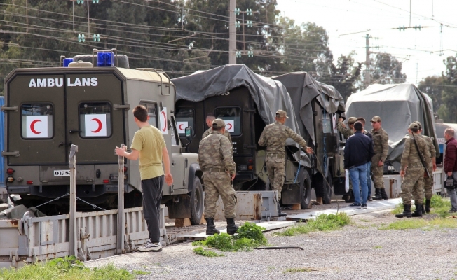 Hatay’da sınıra askeri sevkiyat sürüyor