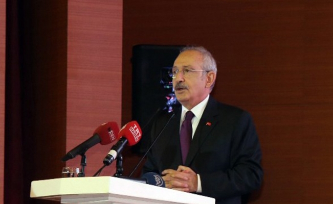 Kılıçdaroğlu kadın muhtarlarla bir araya geldi