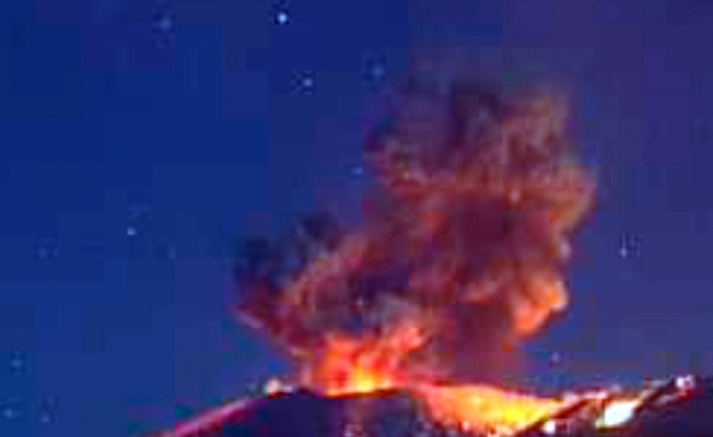 Shinmoedake Yanardağı’ndaki patlamalar şiddetini arttırdı