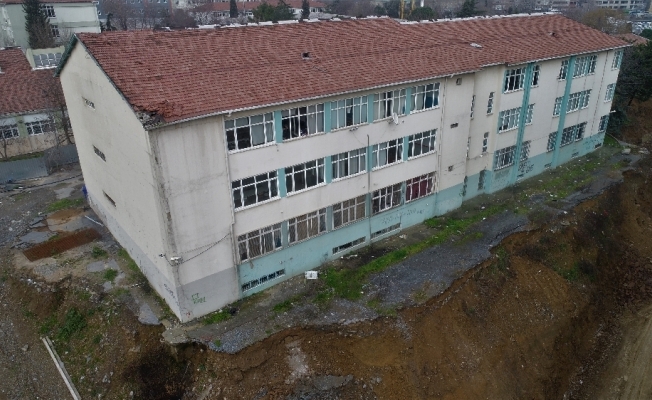 "Şişli Endüstri Meslek Lisesinde eğitim durduruldu"