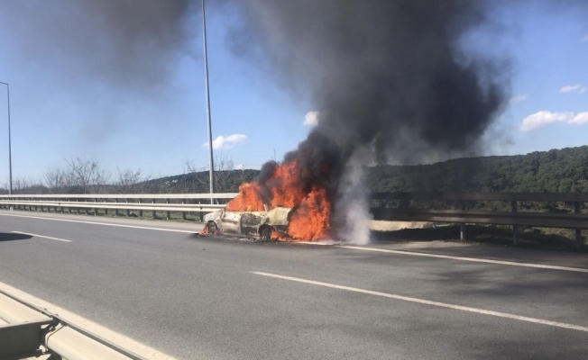 TEM’de otomobil alev alev yandı