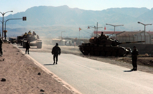 TSK, Afrin’e giriş çıkışları kapattı