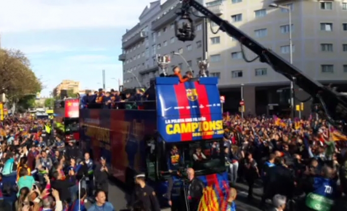 Barcelona şampiyonluğu kutladı