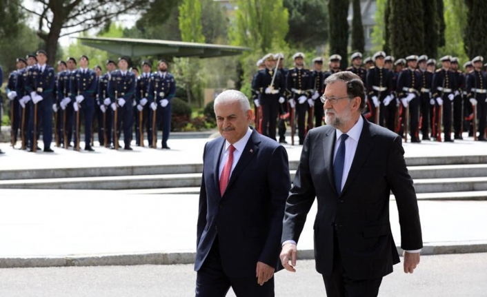 Başbakan Yıldırım İspanyol mevkidaşıyla görüştü