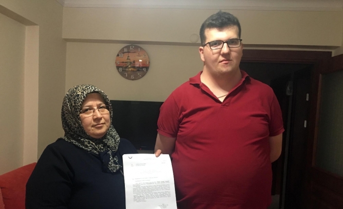Cinsiyet Kromozomu hastası genç yardım bekliyor