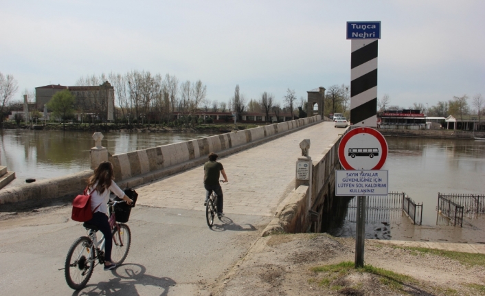 Edirne’de Tunca Nehri yatağına döndü