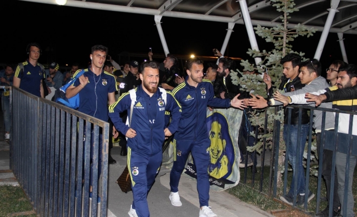 Fenerbahçe’ye Sivas’ta coşkulu karşılama