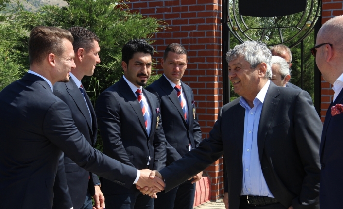 Geleceğin yıldızlarına Lucescu desteği