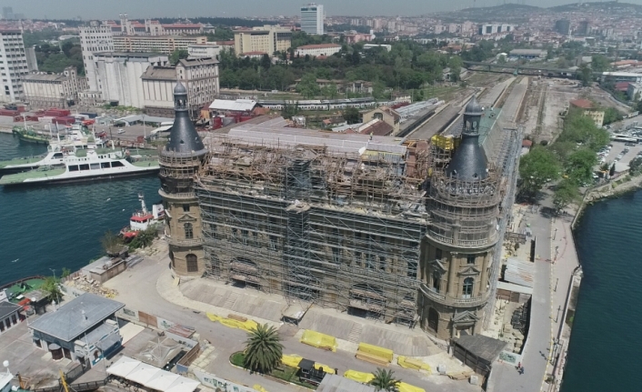 Haydarpaşa Garında restorasyon çalışmaları sürüyor