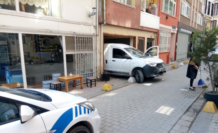 İstanbul’da inanılmaz kaza: 2 yaralı