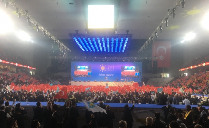 İYİ Parti Olağanüstü Kongresi başladı