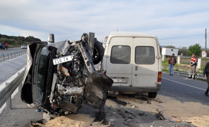Manisa’da 3 araç birbirine girdi: 9 yaralı