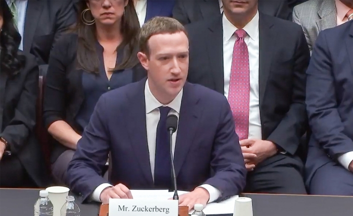 Mark Zuckerberg 5 saat boyunca ifade verdi