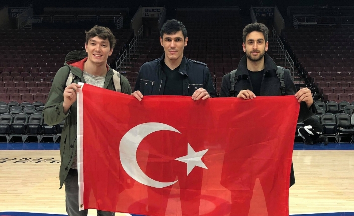 NBA’de aynı sahada üç Türk