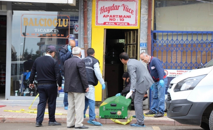 Önce vurdu, sonra kendine sıktı