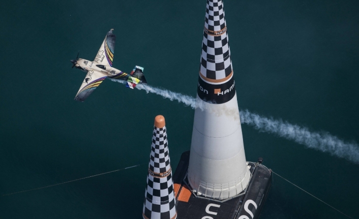 Red Bull Air Race’in Fransa etabını Hall kazandı