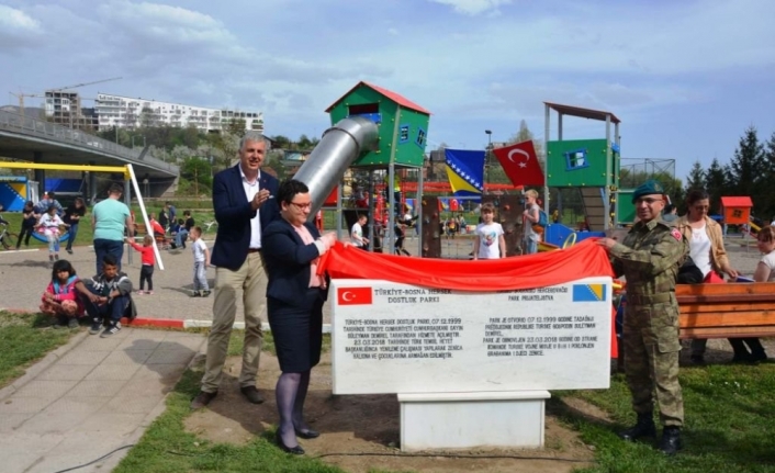 TSK Bosna-Hersek’te çocukların yüzünü güldürdü