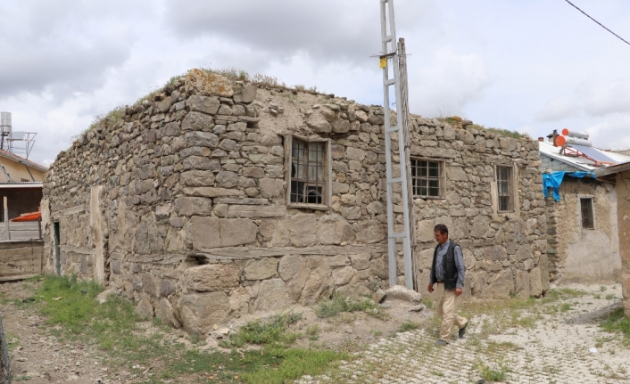 140 yıllık cami ilgisizlik yüzünden harabeye döndü