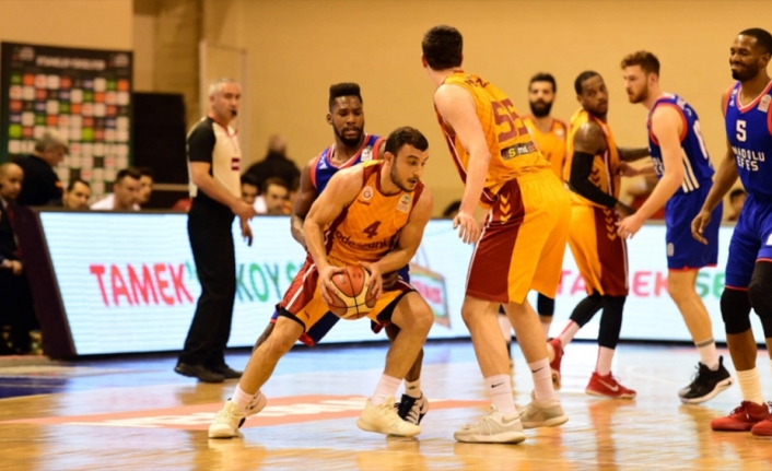 Efes Galatasaray’ı devirdi