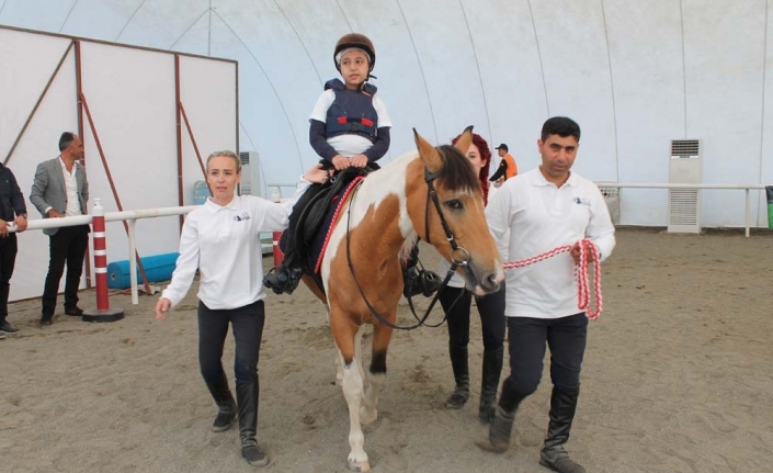 Elazığ’da ’atla terapi’ dönemi