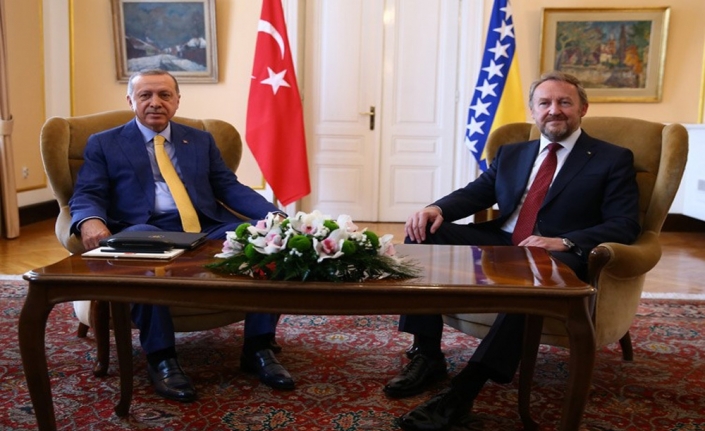 Erdoğan İzetbegoviç’le görüştü