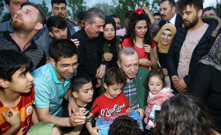 Erdoğan Zeytinburnu sahilde vatandaşlarla sohbet etti