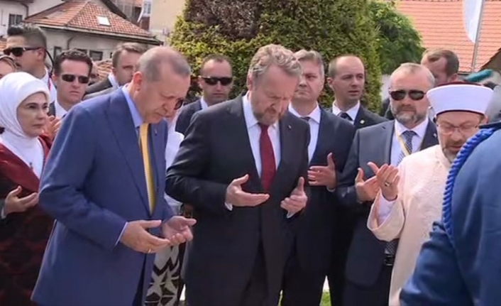Erdoğan’dan Kovaçi Şehitliğine ziyaret