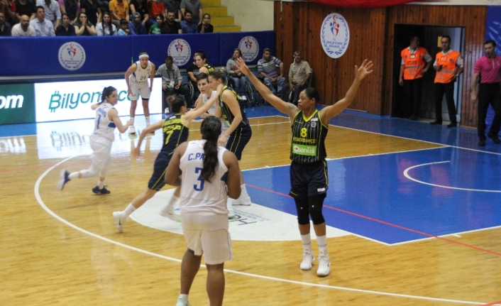 Fenerbahçe farklı kazandı