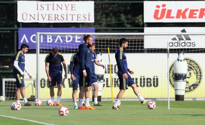 Fenerbahçe’de Beşiktaş maçı hazırlıkları sürüyor